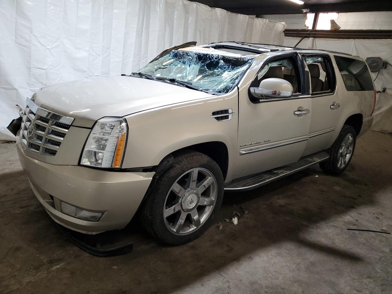 2011 CADILLAC ESCALADE ESV LUXURY