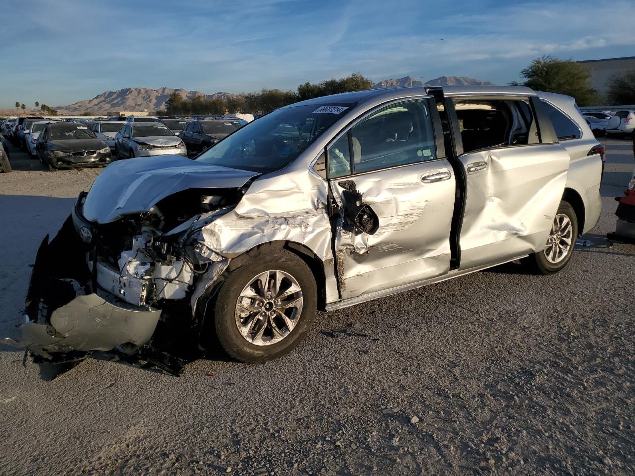 2022 TOYOTA SIENNA LE