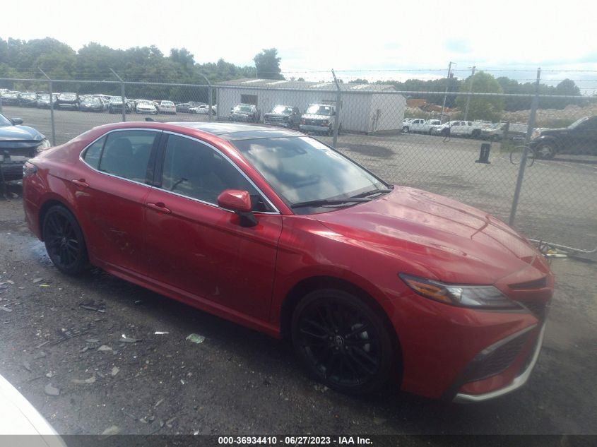 2021 TOYOTA CAMRY XSE