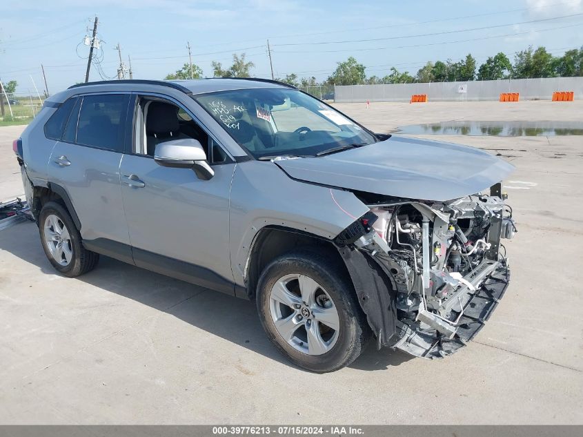 2021 TOYOTA RAV4 XLE