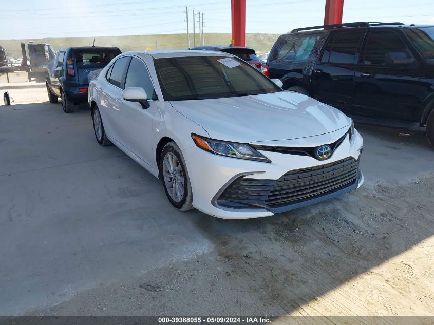 2022 TOYOTA CAMRY LE