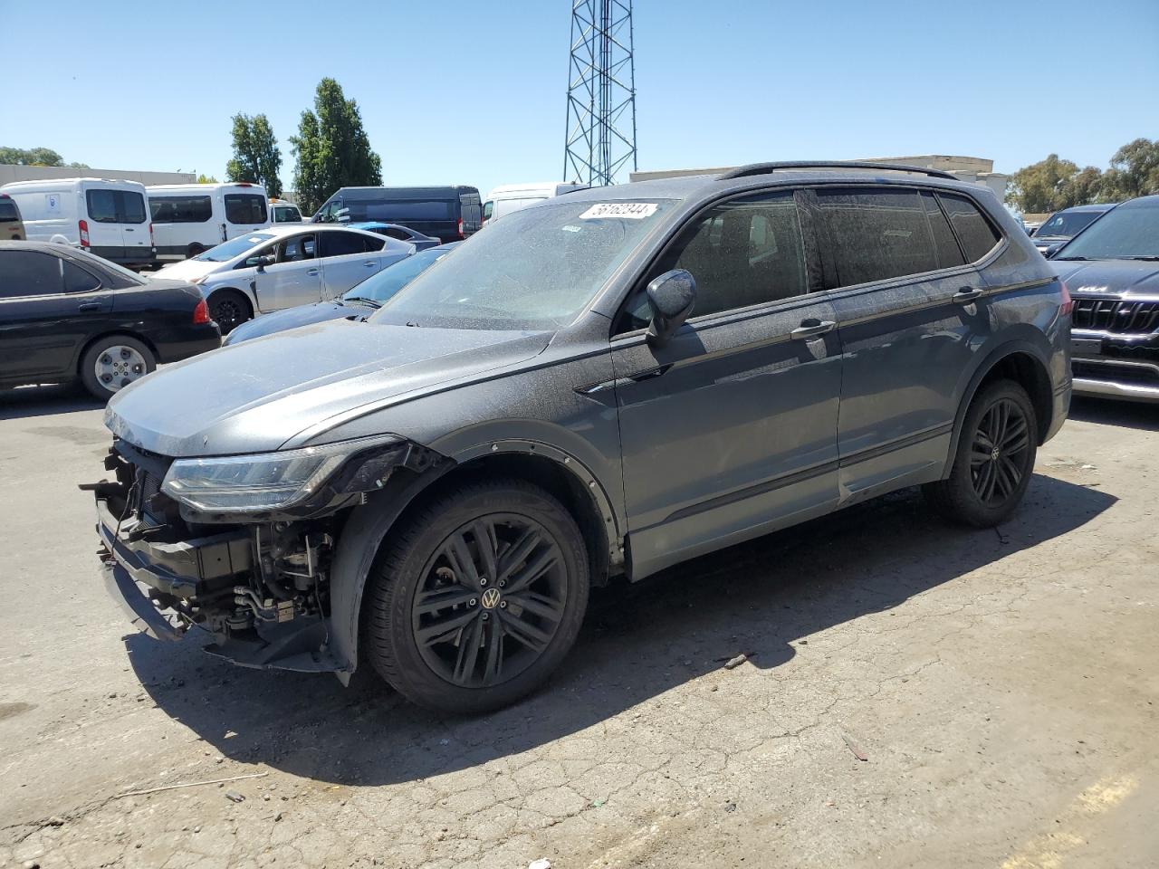 2022 VOLKSWAGEN TIGUAN SE R-LINE BLACK