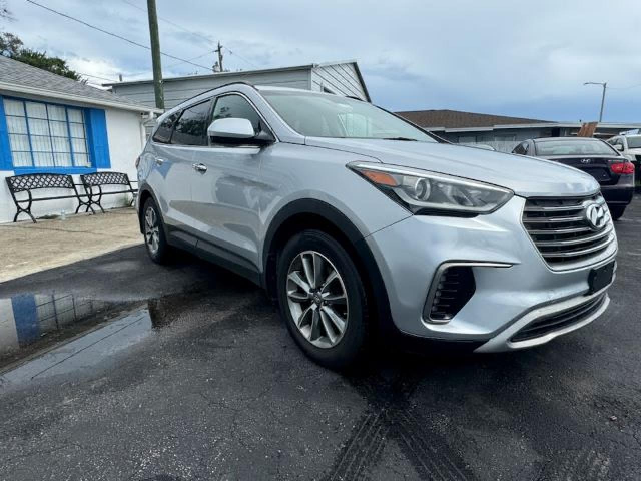 2018 HYUNDAI SANTA FE SE