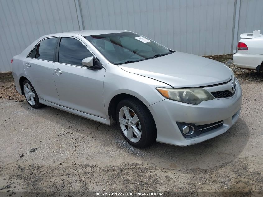 2014 TOYOTA CAMRY SE