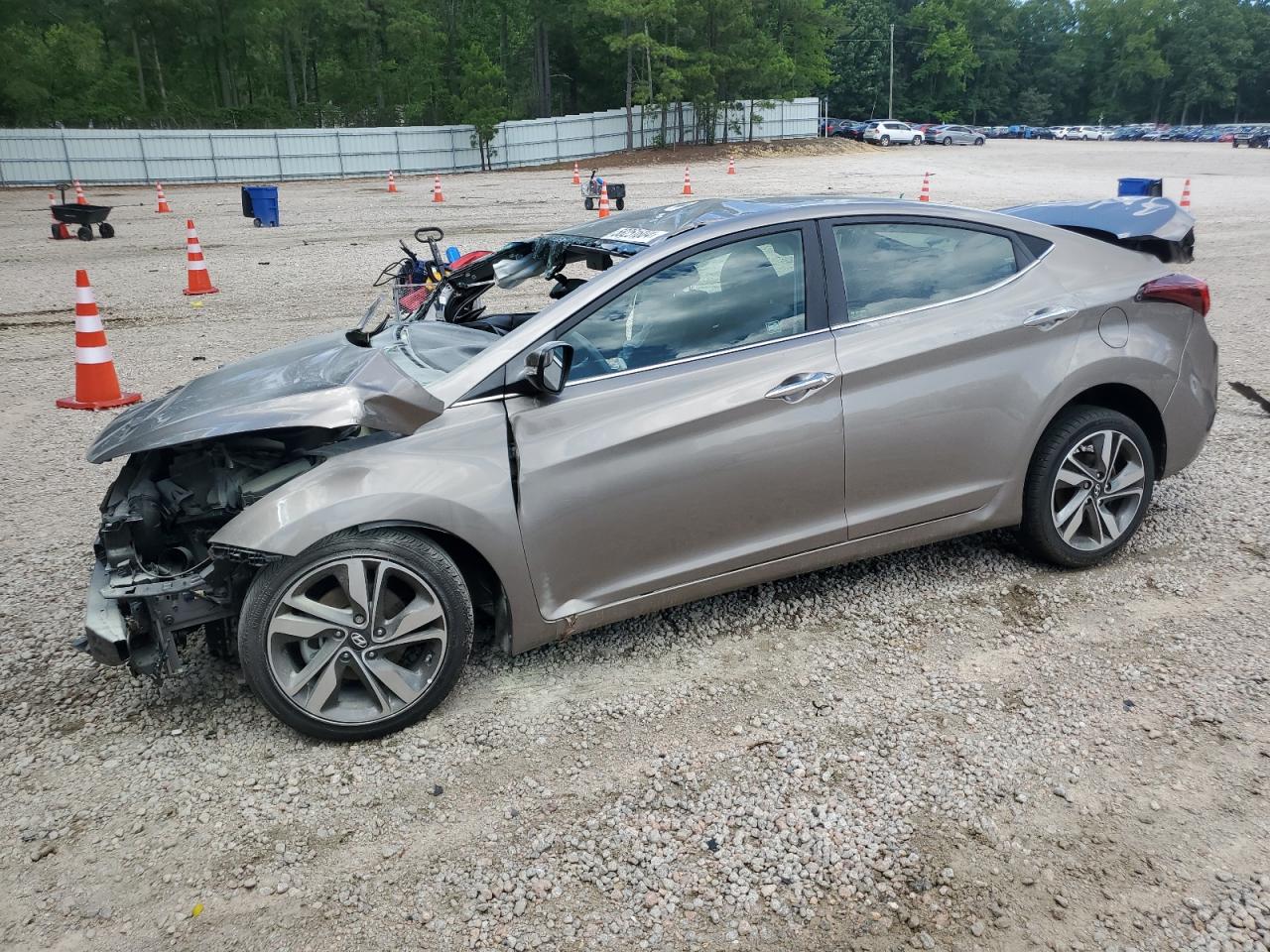 2015 HYUNDAI ELANTRA SE