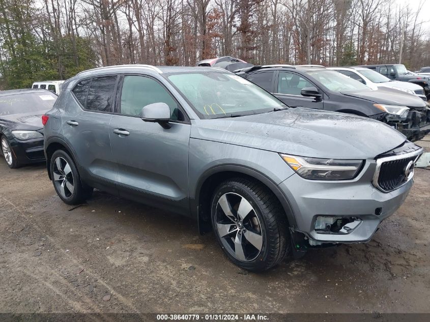 2019 VOLVO XC40 T5 MOMENTUM