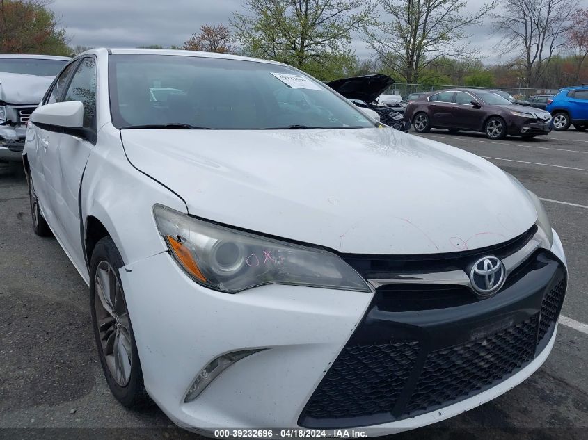 2015 TOYOTA CAMRY SE