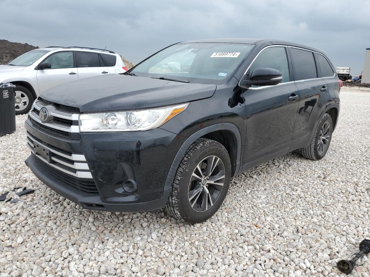 2019 TOYOTA HIGHLANDER LE