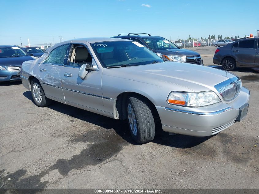 2011 LINCOLN TOWN CAR SIGNATURE LIMITED