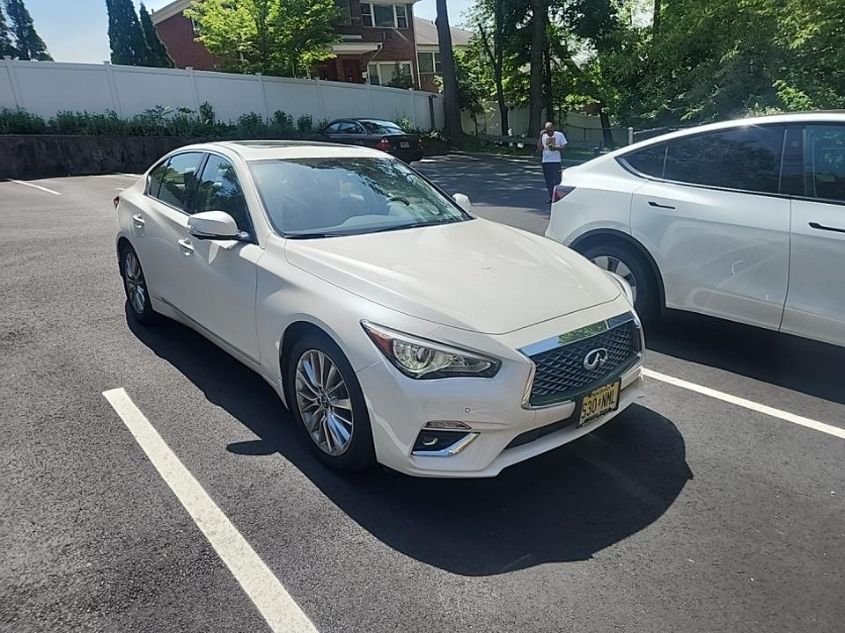 2021 INFINITI Q50 LUXE