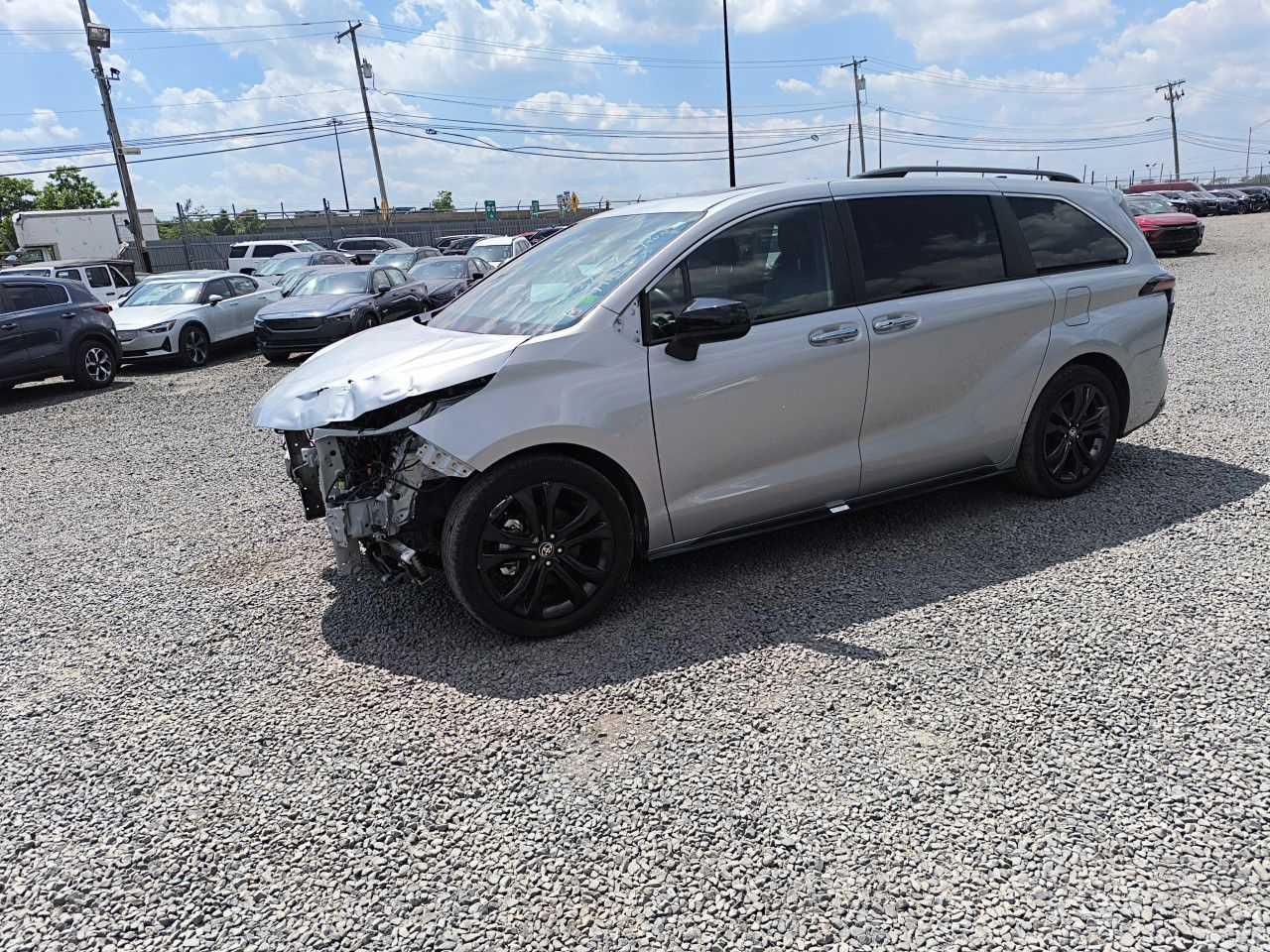 2022 TOYOTA SIENNA XSE