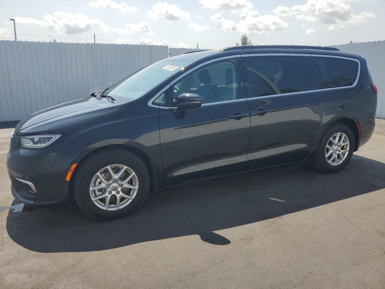 2022 CHRYSLER PACIFICA TOURING L