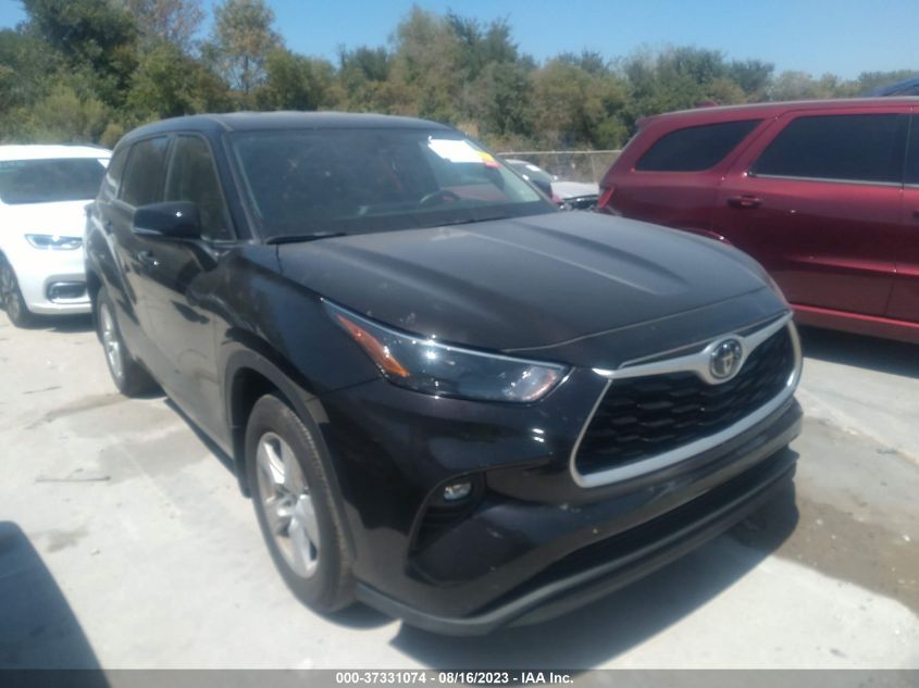 2022 TOYOTA HIGHLANDER LE