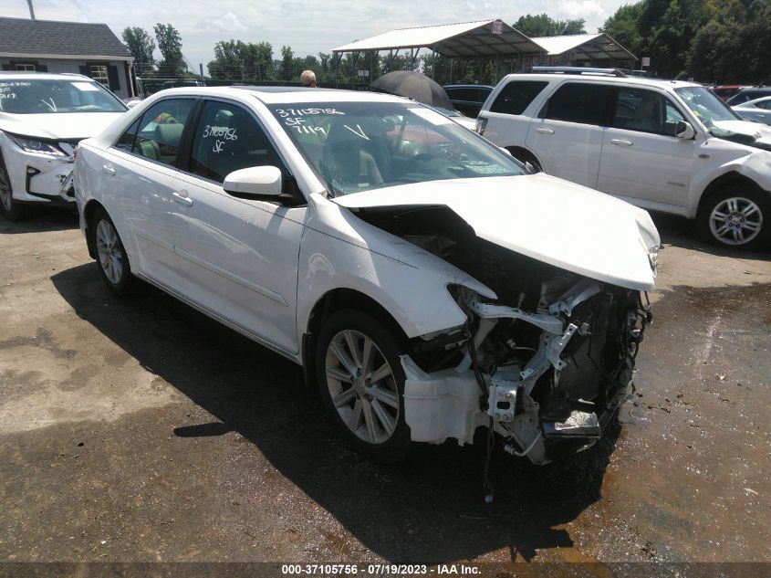 2014 TOYOTA CAMRY XLE