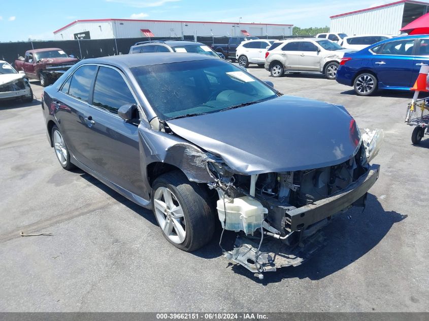 2014 TOYOTA CAMRY SE