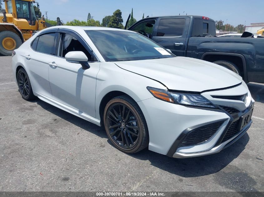 2024 TOYOTA CAMRY HYBRID XSE