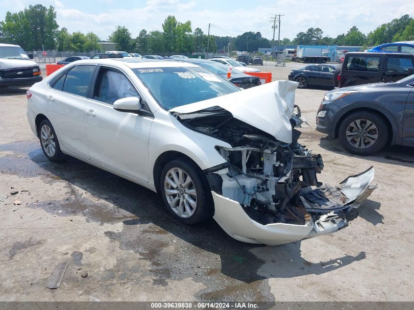 2016 TOYOTA CAMRY SE