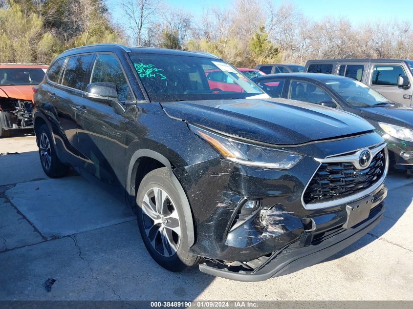 2021 TOYOTA HIGHLANDER XLE