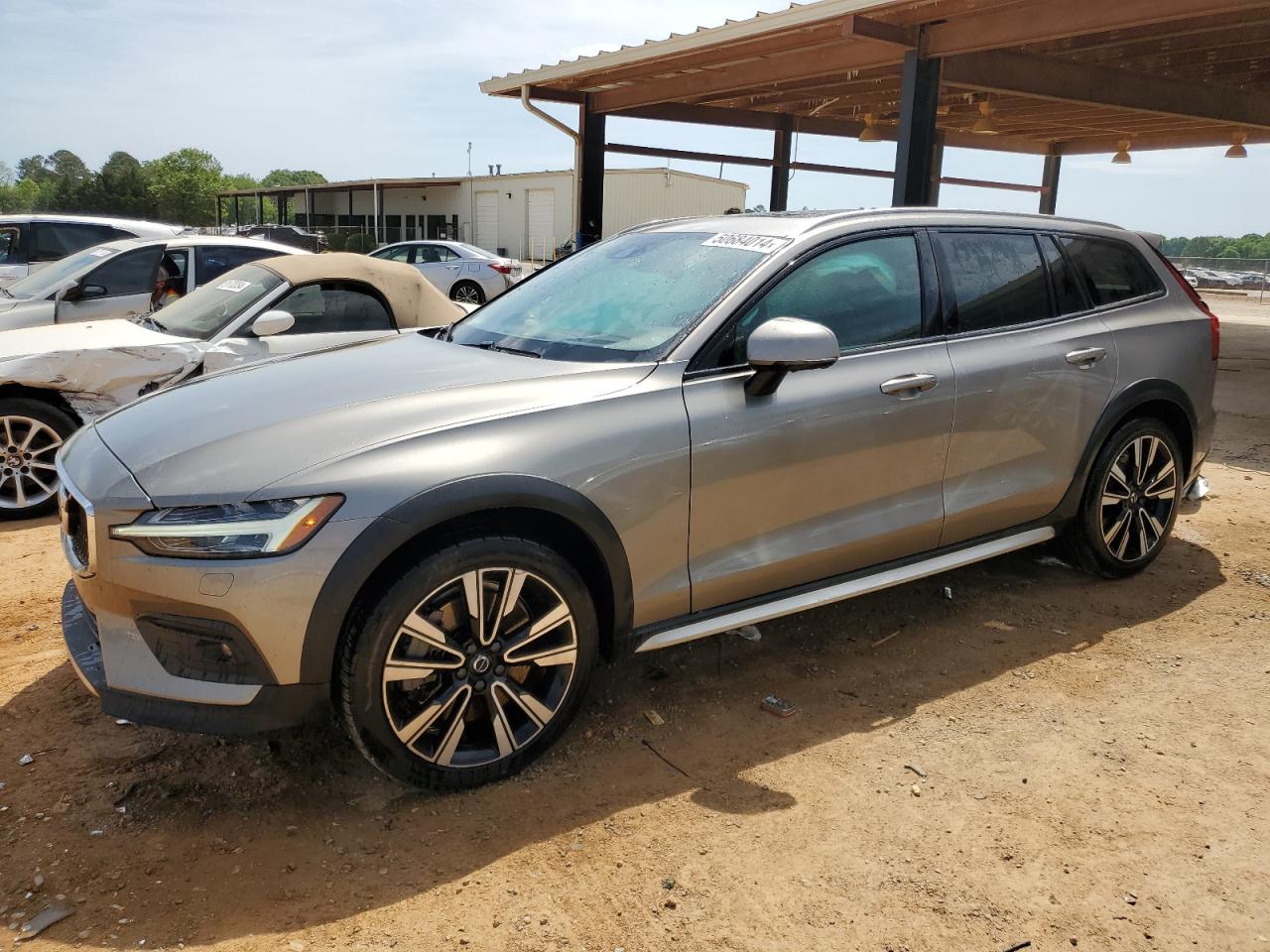 2020 VOLVO V60 CROSS COUNTRY T5 MOMENTUM