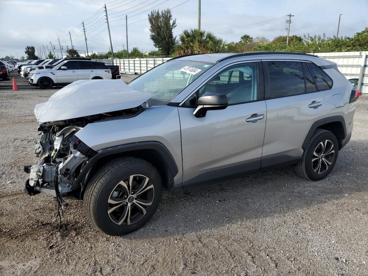 2020 TOYOTA RAV4 LE