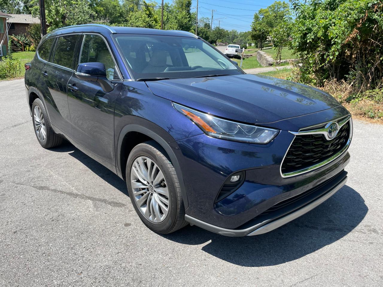 2022 TOYOTA HIGHLANDER HYBRID PLATINUM