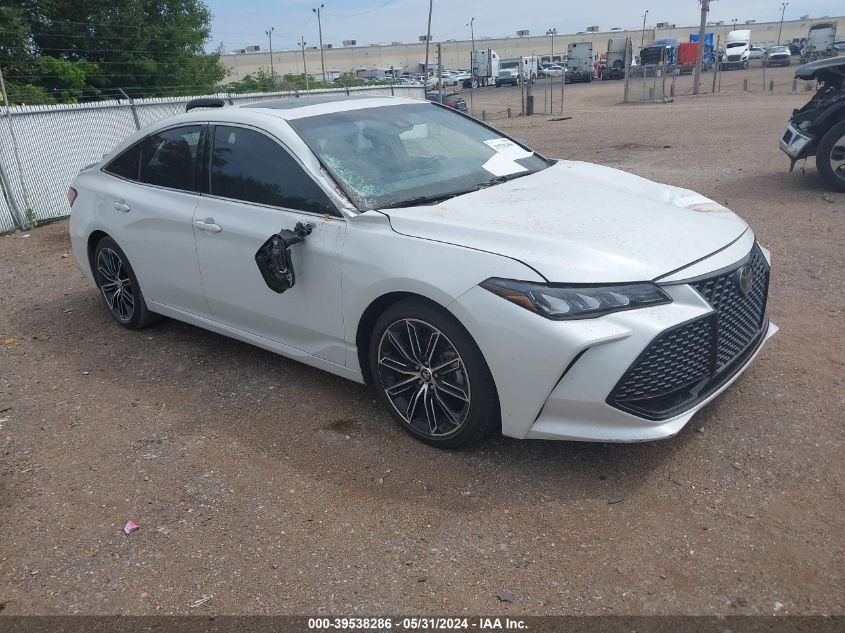 2019 TOYOTA AVALON XSE