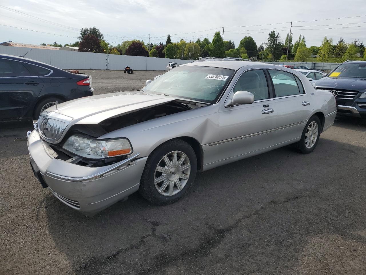 2011 LINCOLN TOWN CAR SIGNATURE LIMITED