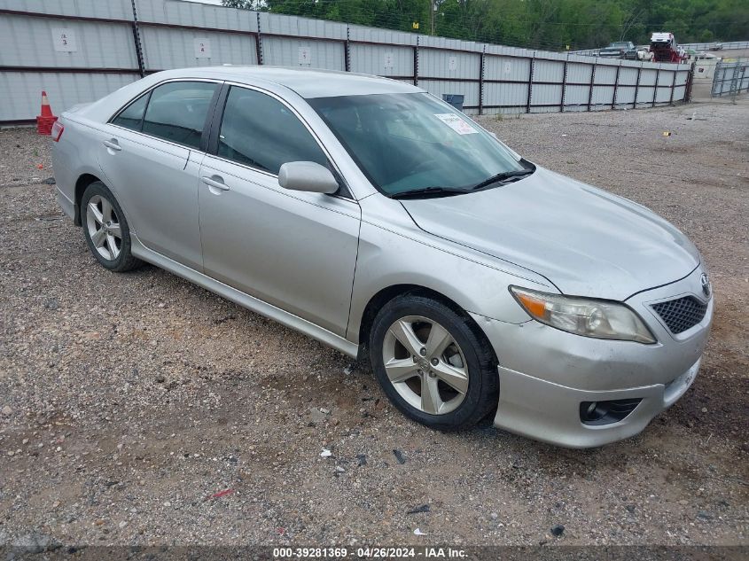 2011 TOYOTA CAMRY SE