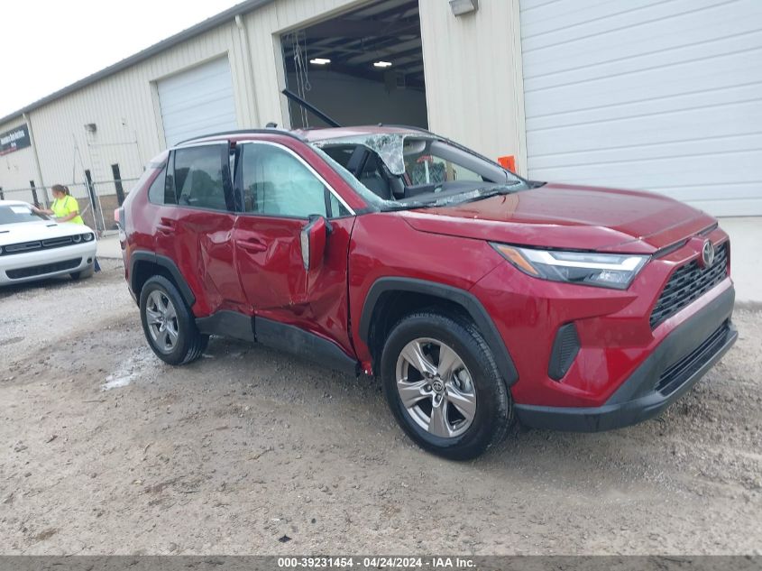 2022 TOYOTA RAV4 XLE