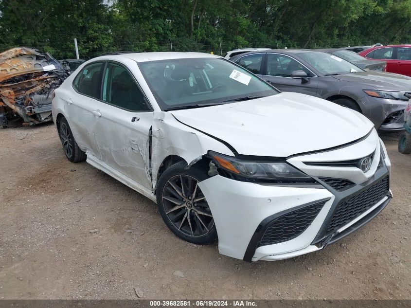 2022 TOYOTA CAMRY SE