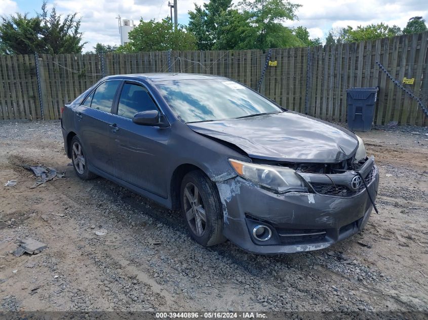 2014 TOYOTA CAMRY SE