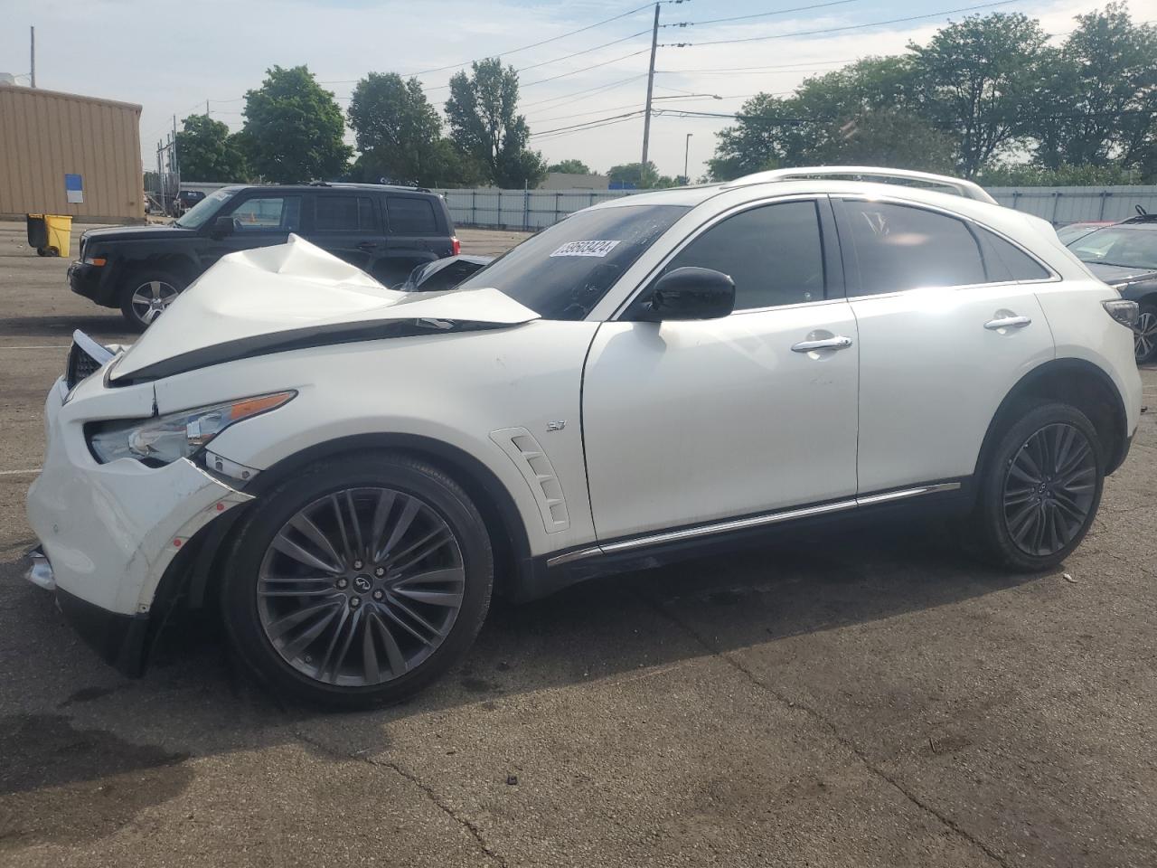 2017 INFINITI QX70