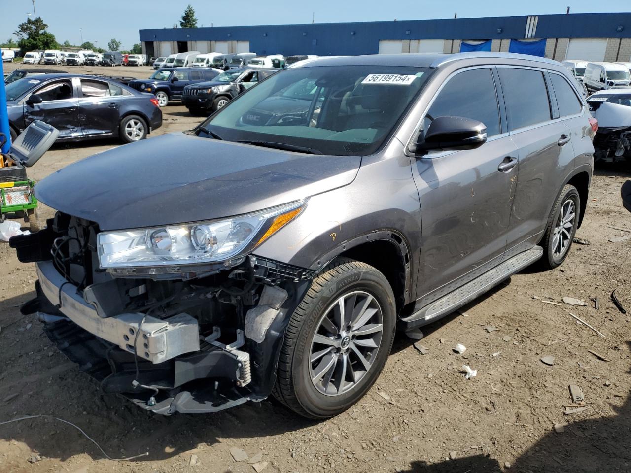 2018 TOYOTA HIGHLANDER SE