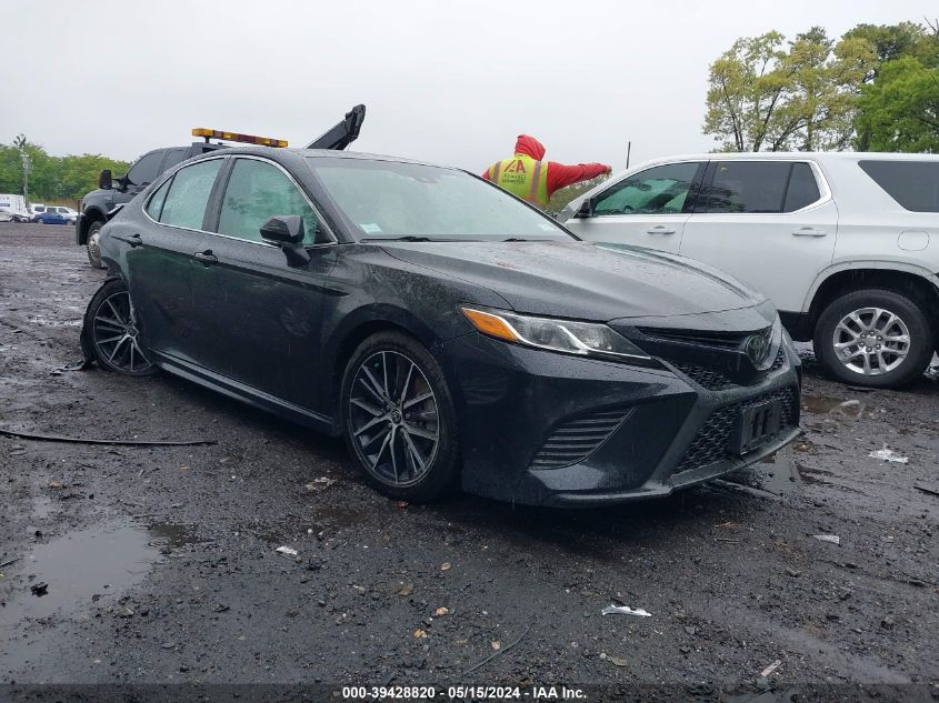 2018 TOYOTA CAMRY SE