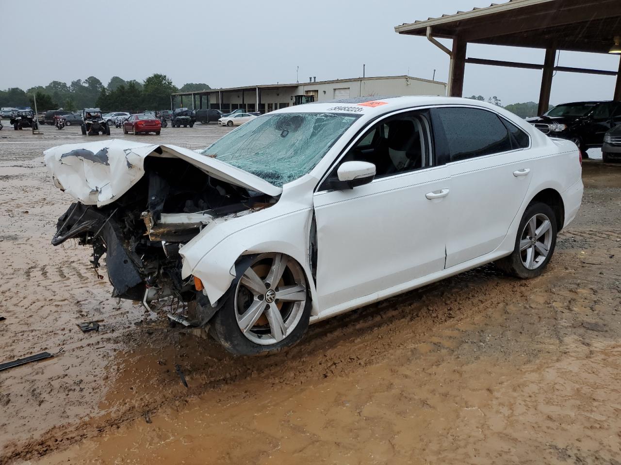 2013 VOLKSWAGEN PASSAT SE