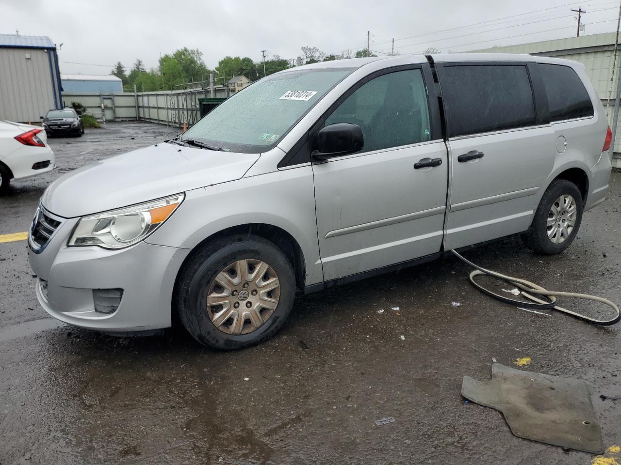 2010 VOLKSWAGEN ROUTAN S