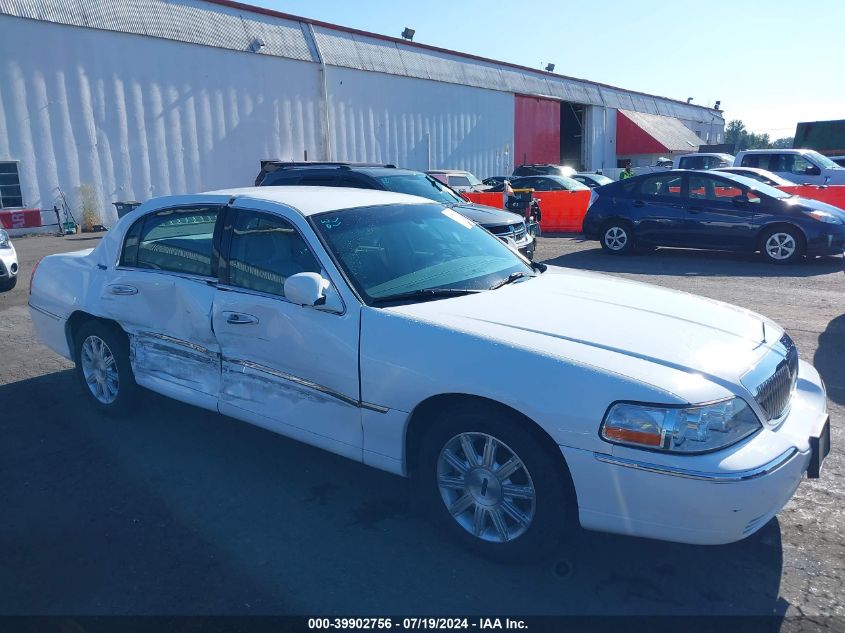 2010 LINCOLN TOWN CAR SIGNATURE LIMITED