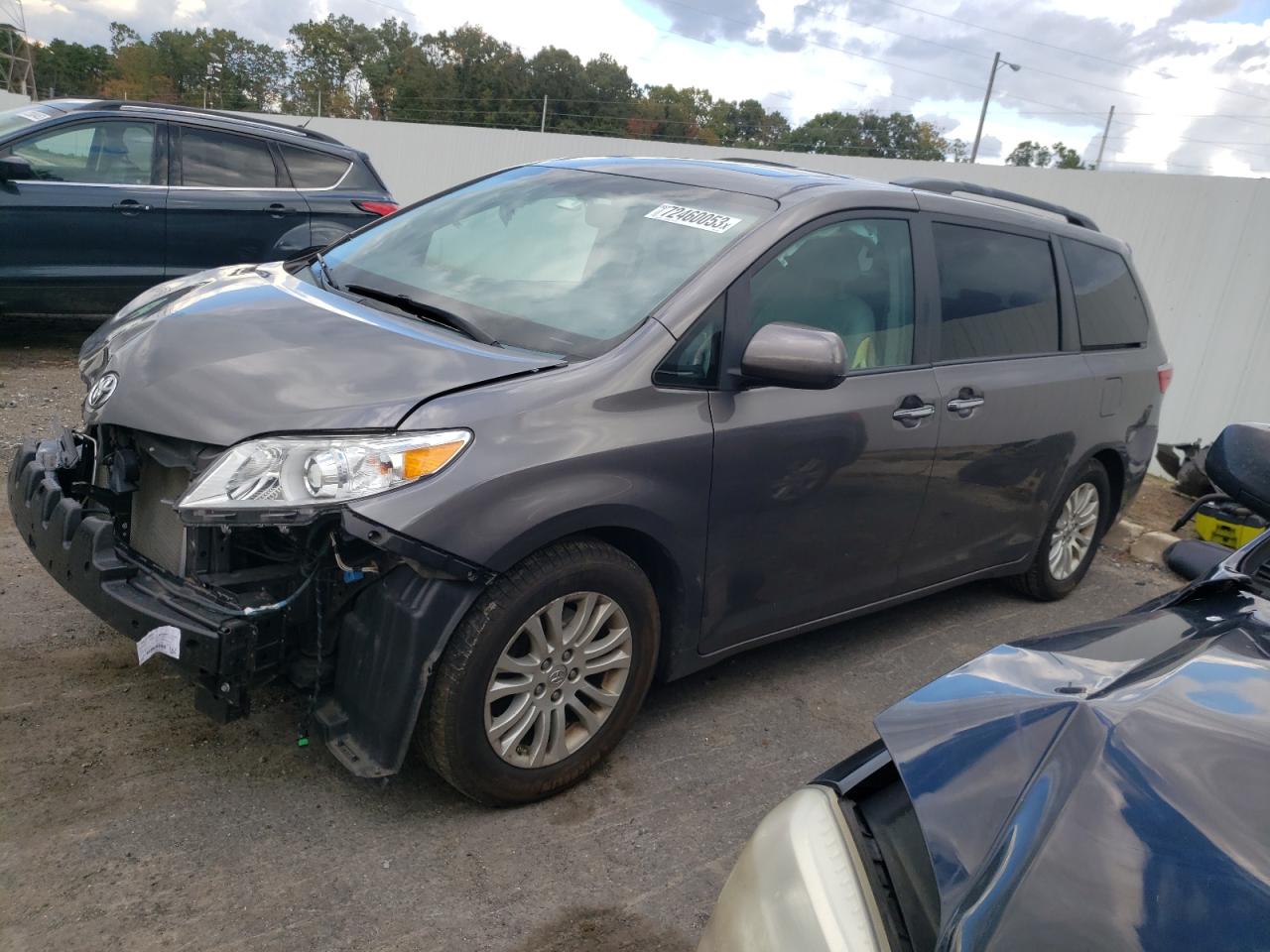 2015 TOYOTA SIENNA XLE