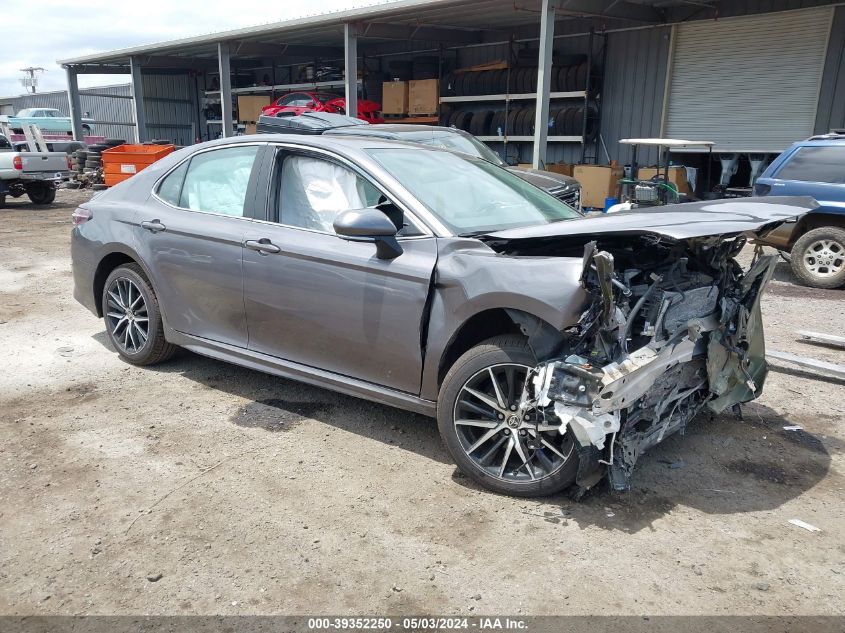 2022 TOYOTA CAMRY SE