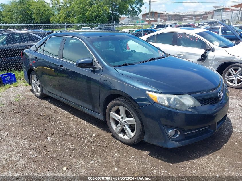 2014 TOYOTA CAMRY SE