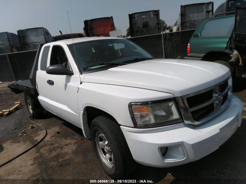 2011 RAM DAKOTA ST