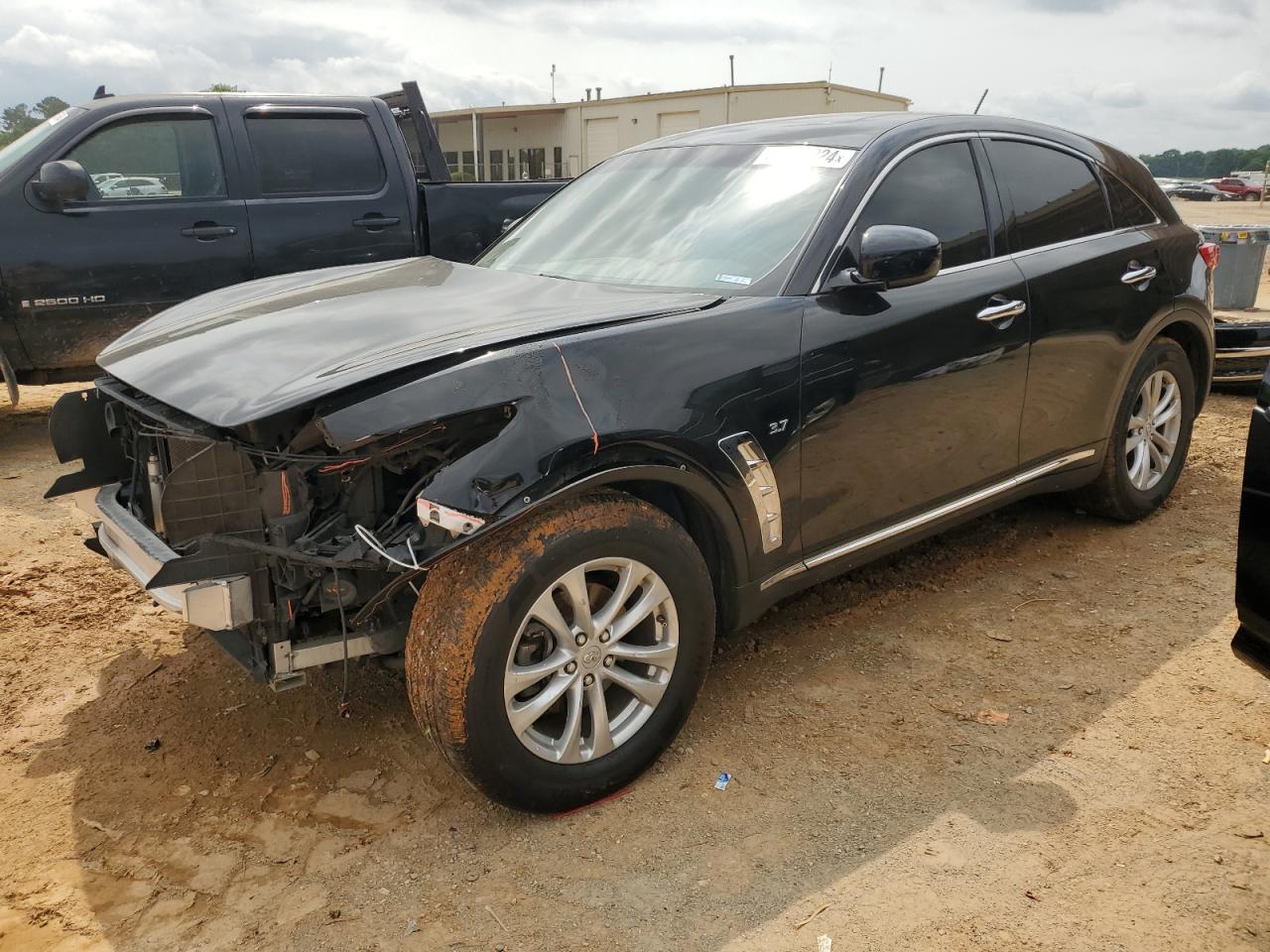 2017 INFINITI QX70