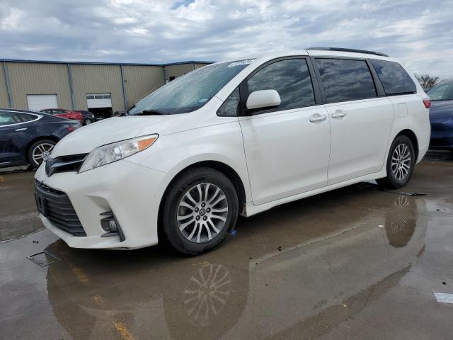 2019 TOYOTA SIENNA XLE