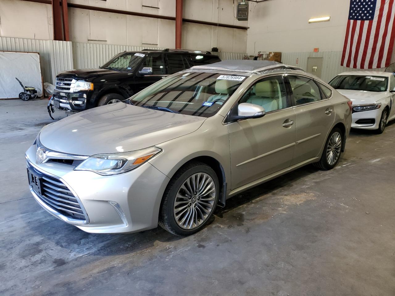 2016 TOYOTA AVALON XLE