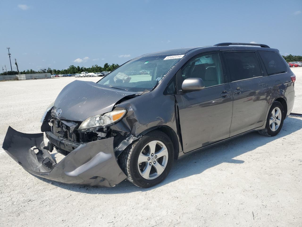 2017 TOYOTA SIENNA LE