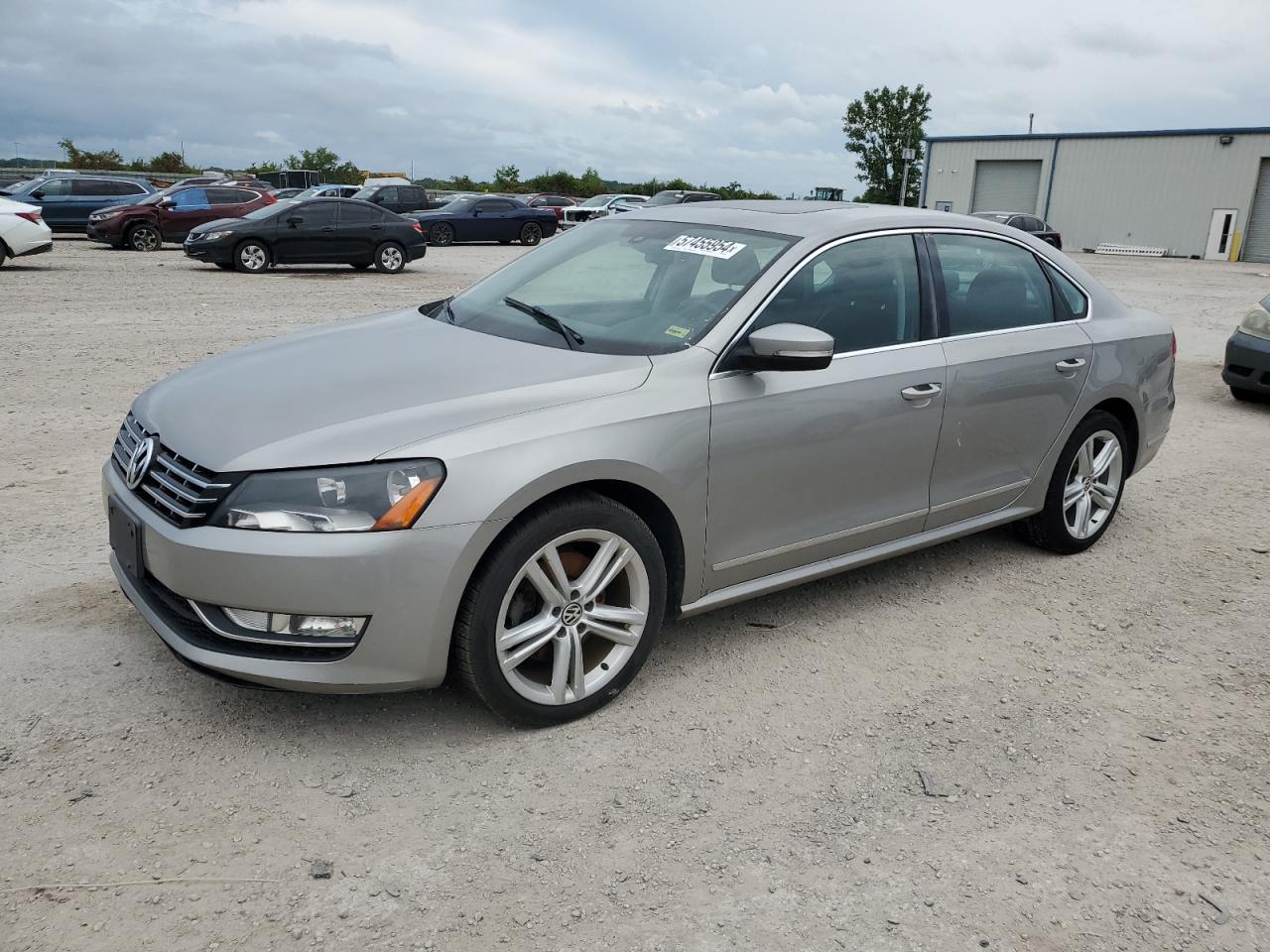 2013 VOLKSWAGEN PASSAT SE