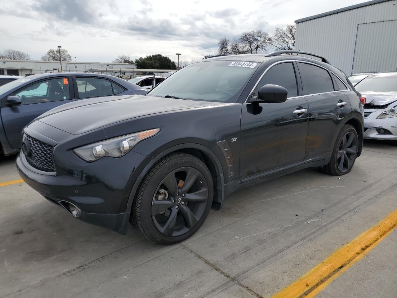 2017 INFINITI QX70