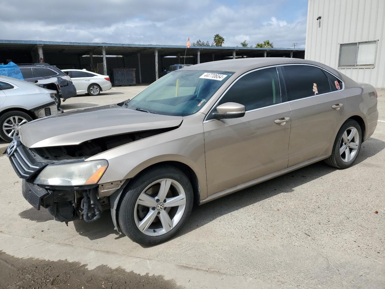 2015 VOLKSWAGEN PASSAT SE