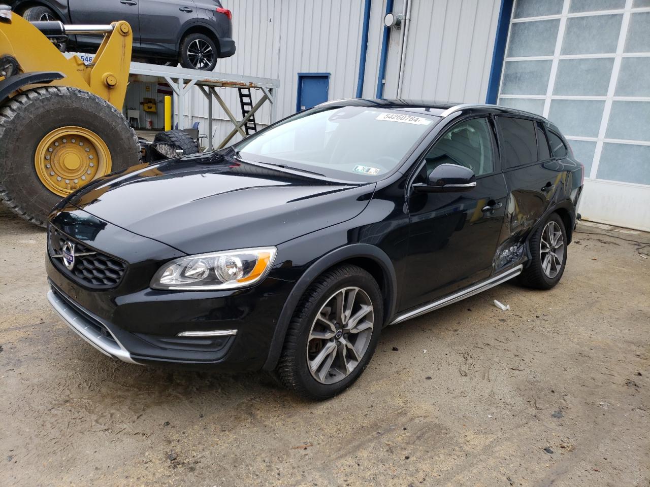 2018 VOLVO V60 CROSS COUNTRY PREMIER