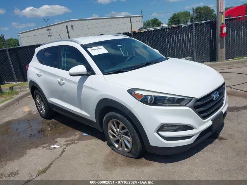 2016 HYUNDAI TUCSON SE